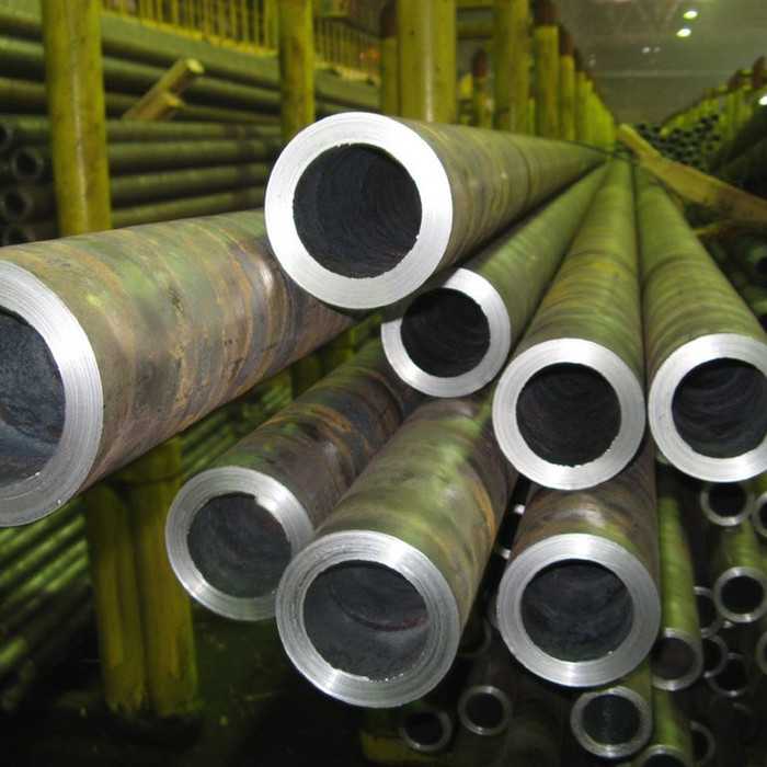 Труба бесшовная горячедеформированная 127х5 мм